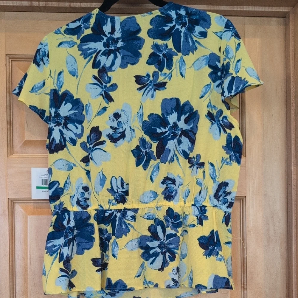 Ellen Tracy Blue and Yellow Floral Blouse - Picture 6 of 6